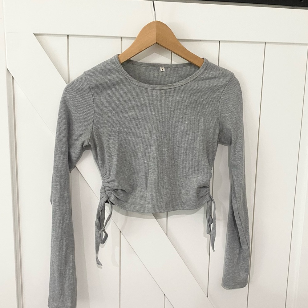 Long Sleeve Grey Crop Top